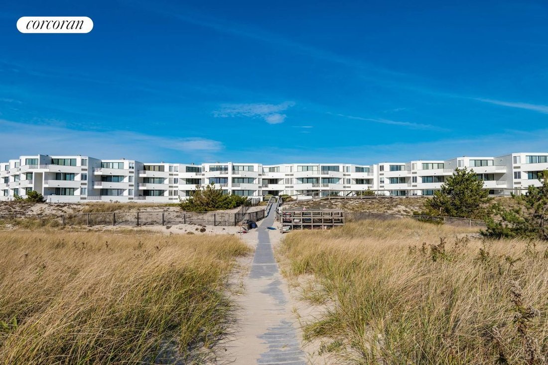 Westhampton Beach, New York, United States 1 - 17704443