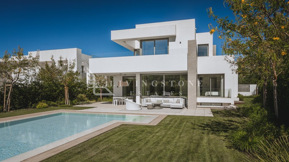 Villa in Estepona, Andalusia, Spain 1 - 17920333