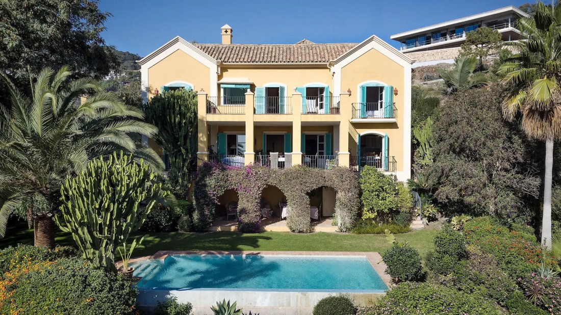 Villa in El Madroñal, Benahavis, Spain 1 - 17922613