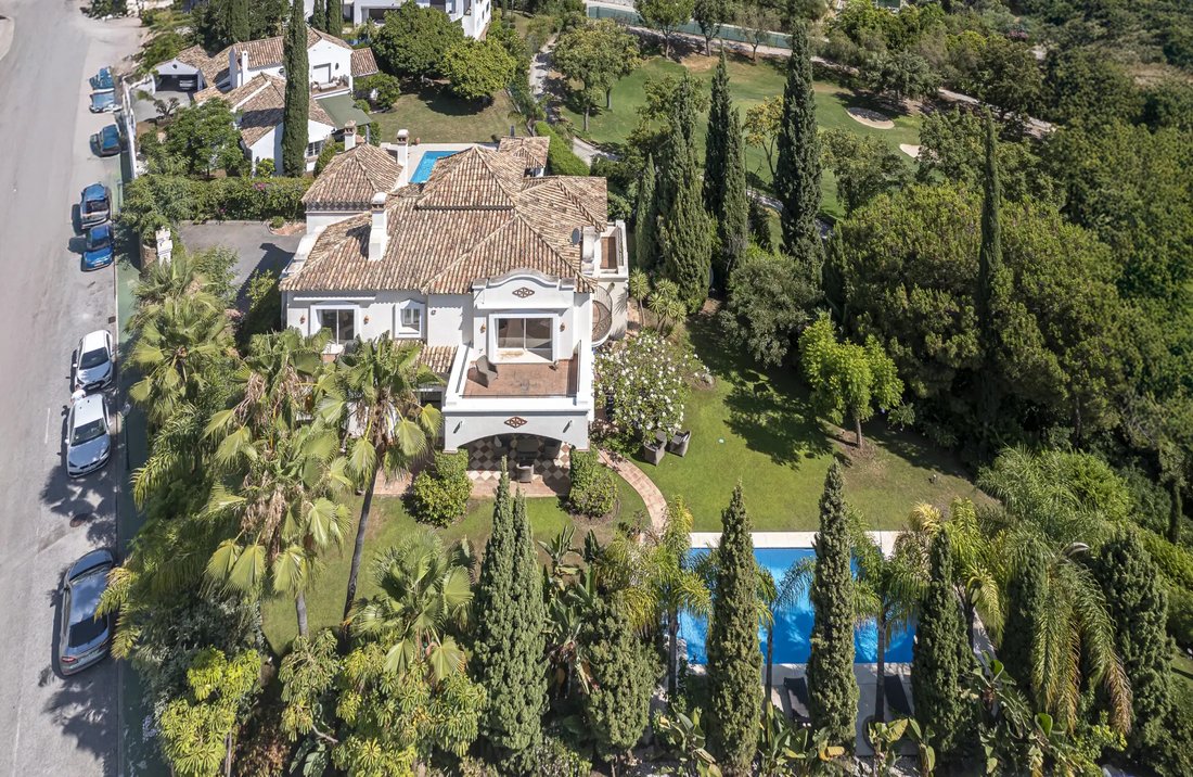 Villa in La Quinta, Benahavis, Andalusia 1 - 17923423