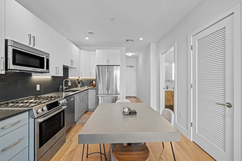 Condo in Boston, Massachusetts, United States 3 - 17922805