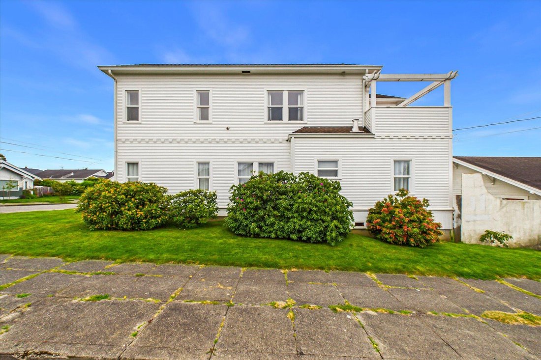 Eureka, California, United States 4 - 17919422