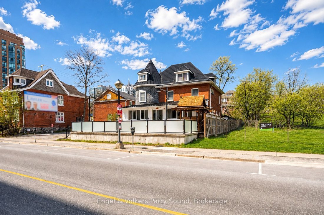 Barrie, Ontario, Canada 1 - 17922694