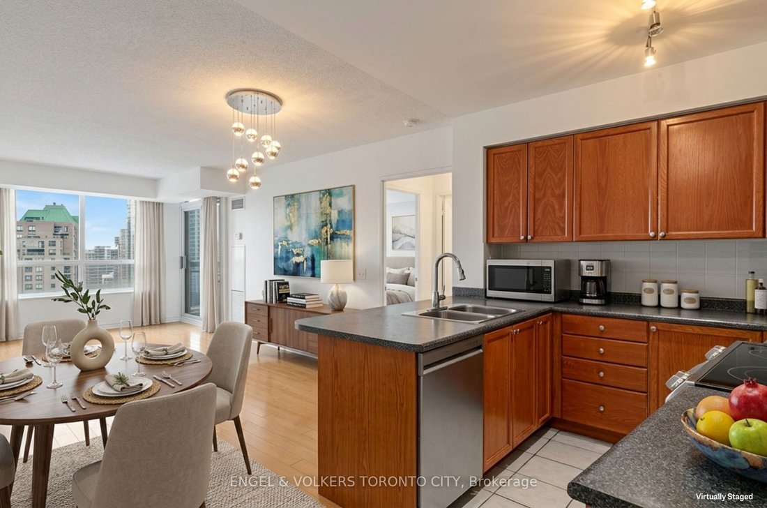 Condo in Toronto, Ontario, Canada 2 - 17922769