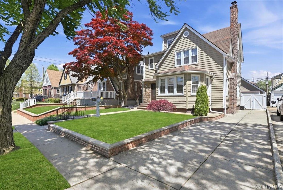 House in New York, New York, United States 2 - 17921480