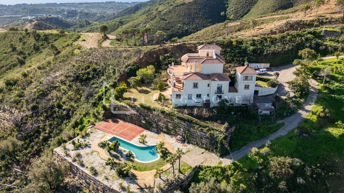 Villa in Estepona, Andalusia, Spain 1 - 17920118