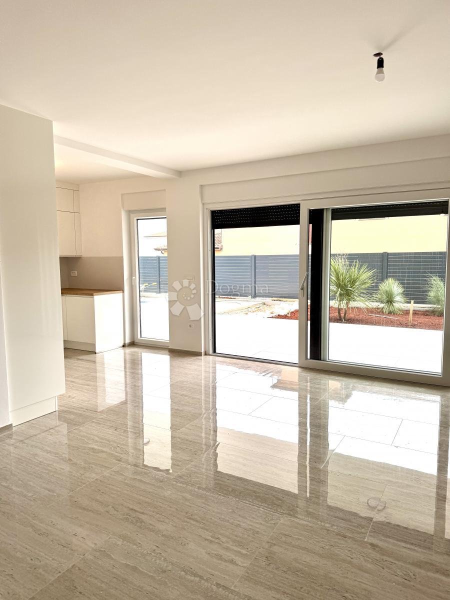 Apartment in Novigrad, Istria County, Croatia 2 - 17922392