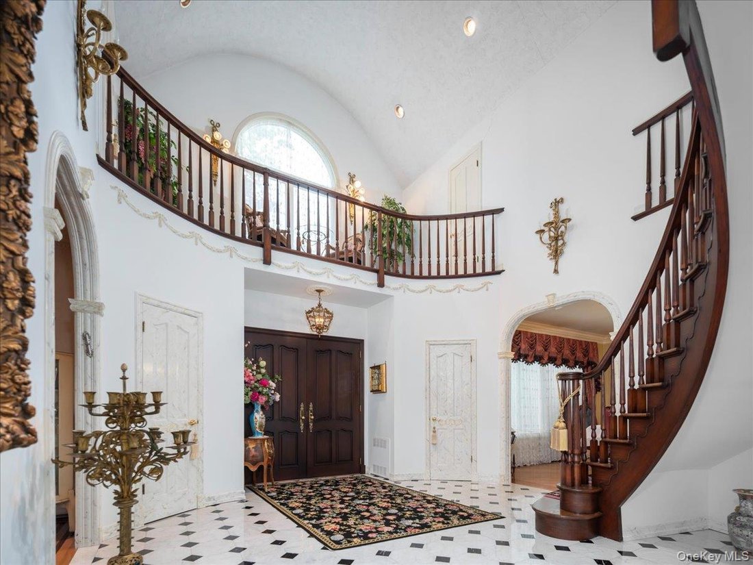 House in Airmont, New York, United States 4 - 17921482