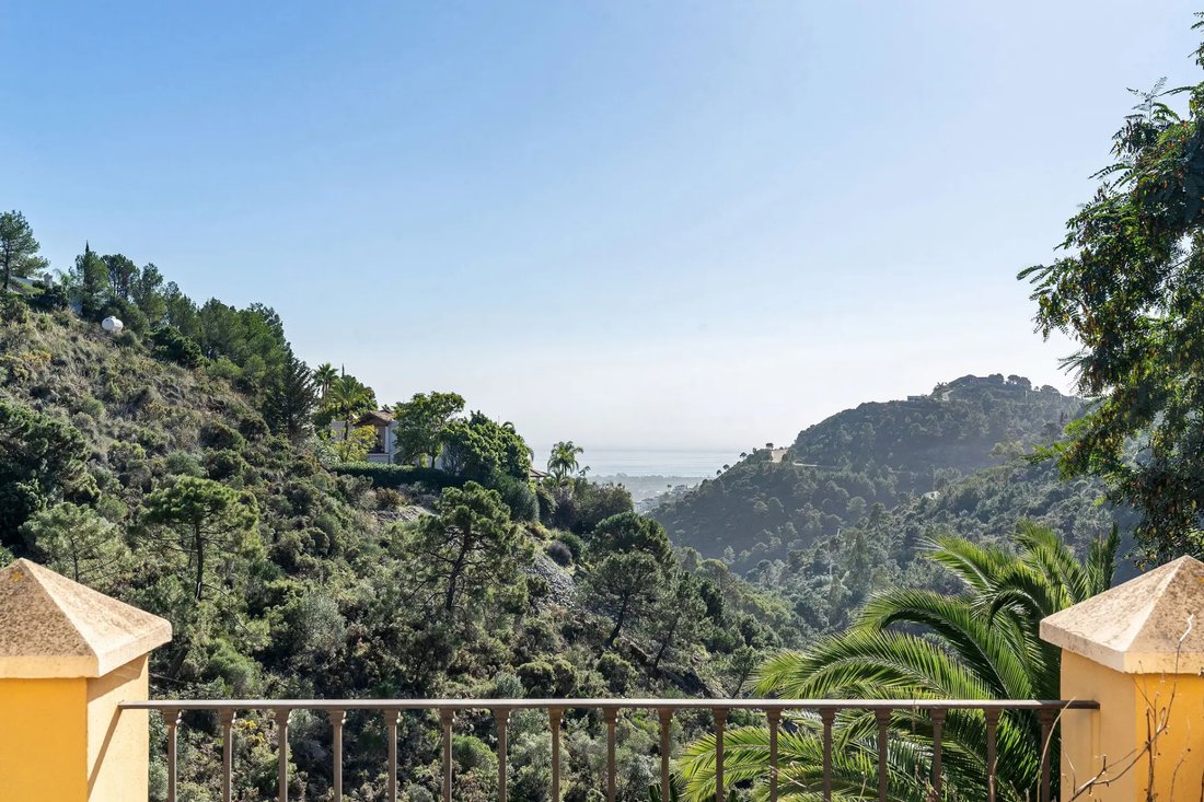 Villa in El Madroñal, Benahavis, Spain 2 - 17922613