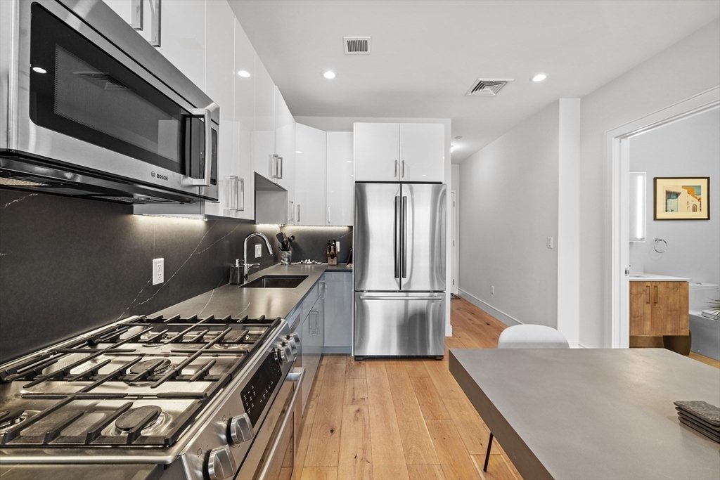 Condo in Boston, Massachusetts, United States 4 - 17922805