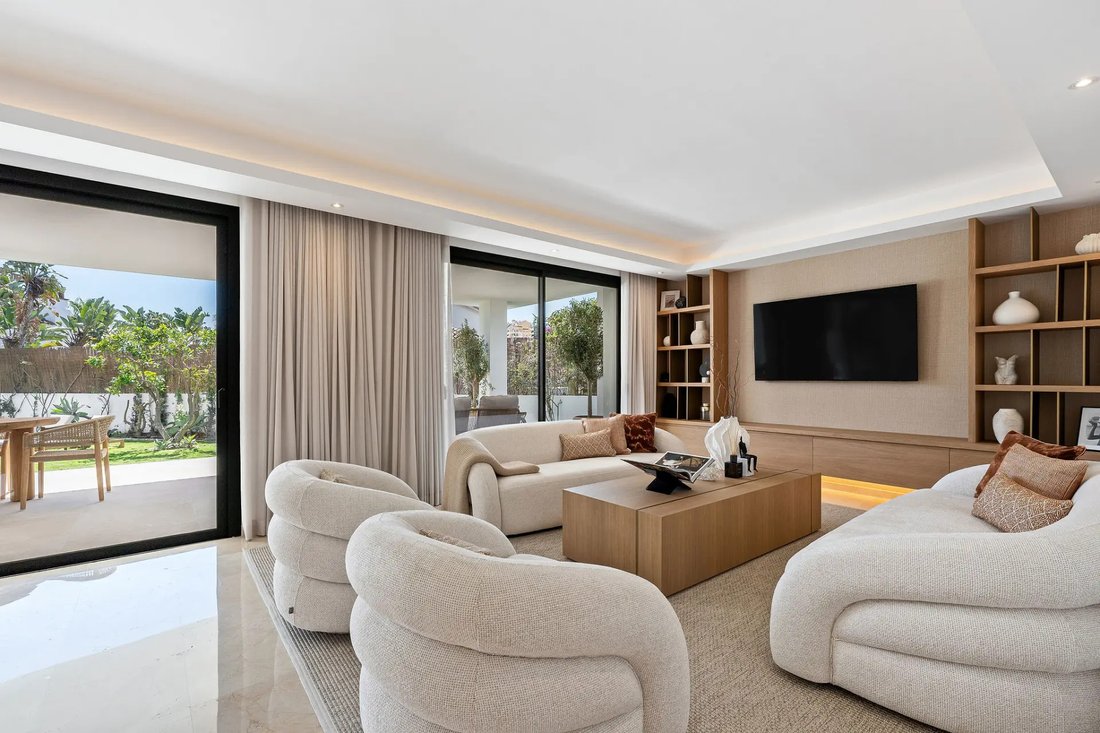 Villa in Nueva Andalucia, Marbella, Spain 2 - 17923503