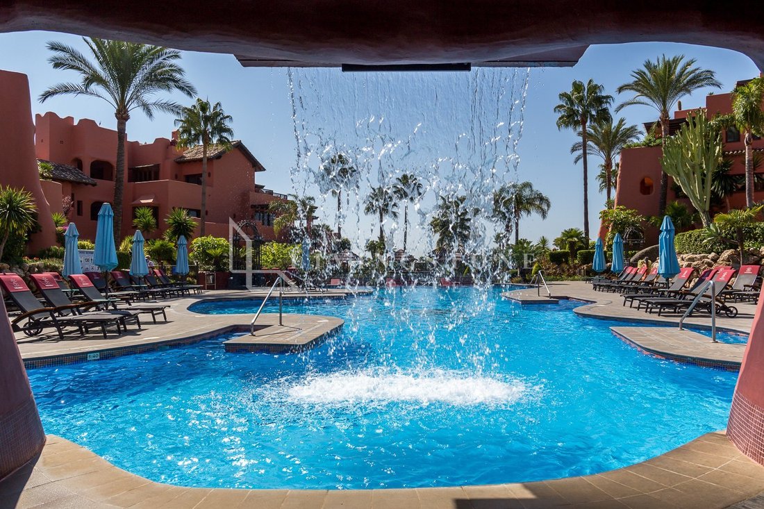 Apartment in Gualdalmansa, Estepona, Andalusia 1 - 17921636