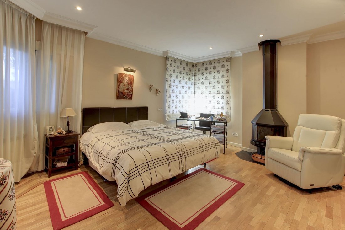Villa in Fuencarral-El Pardo, Madrid, Spain 4 - 17918322