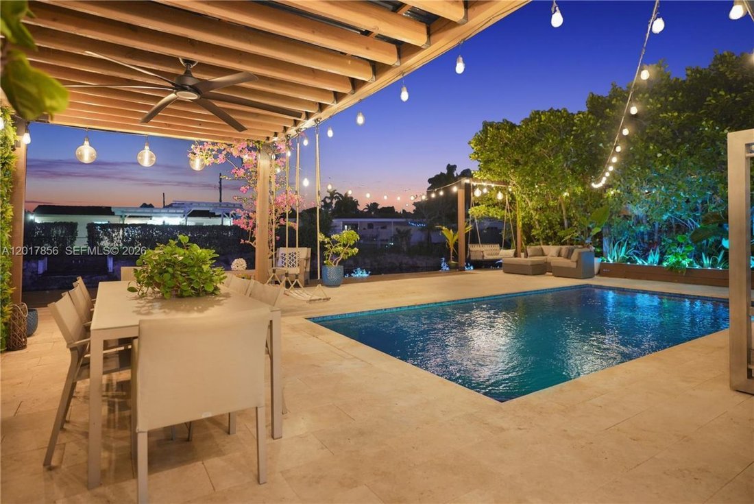 House in Miami, Florida, United States 1 - 17924702