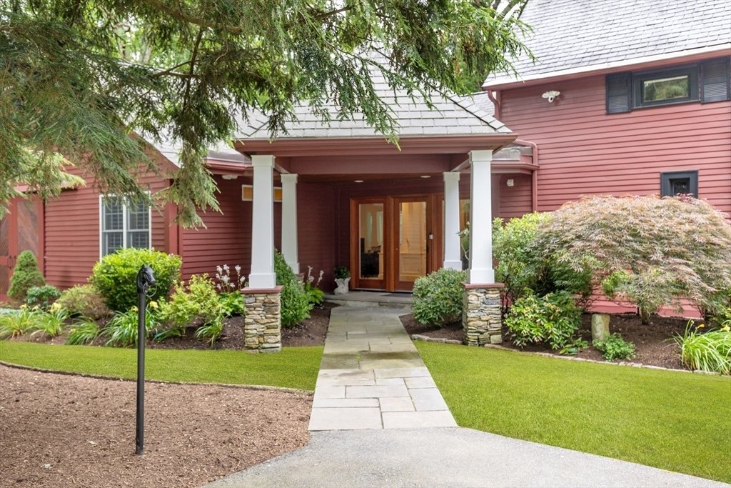 House in Milton, Massachusetts, United States 2 - 17919425