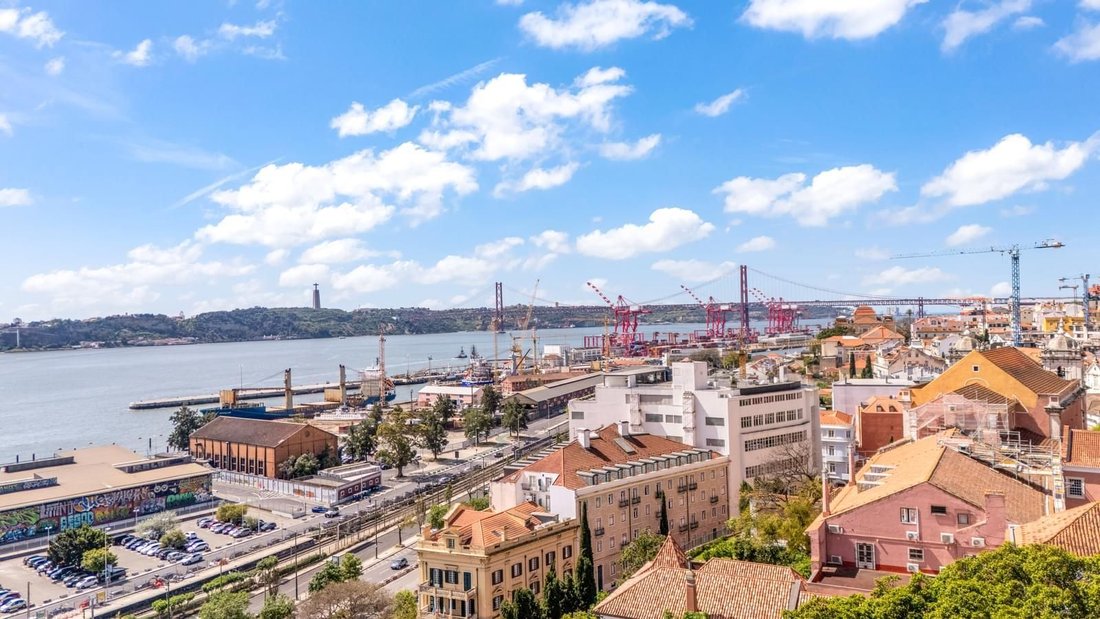 Estrela, Lisbon, Portugal 2 - 17924521