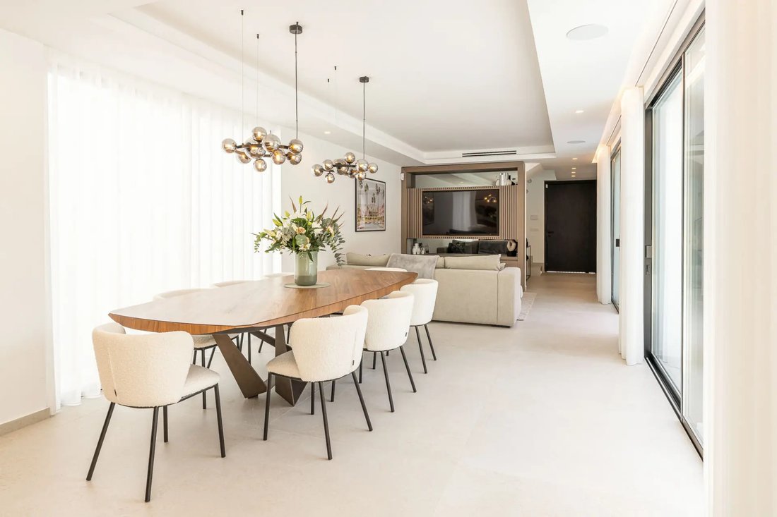 Villa in Puerto Banus, Marbella, Spain 5 - 17921897