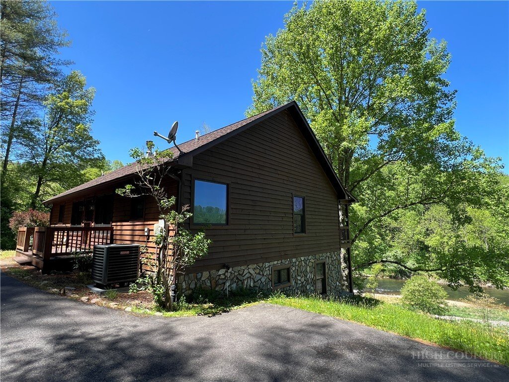House in Crumpler, North Carolina, United States 4 - 17920378