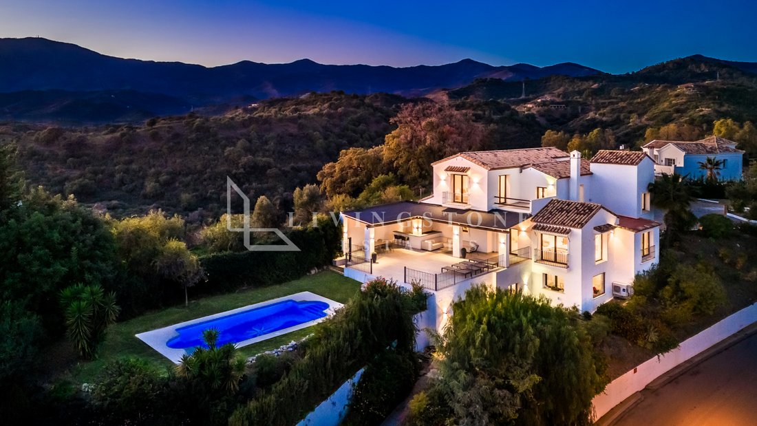 Villa in Estepona, Andalusia, Spain 1 - 17920150