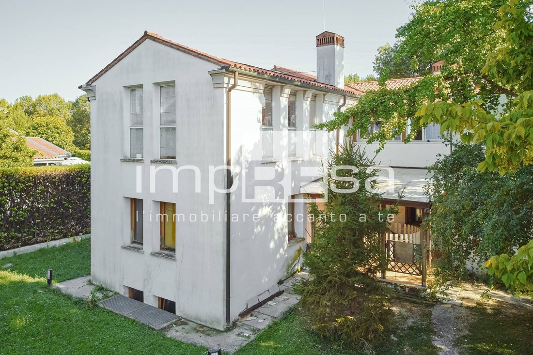 Villa in Treviso, Veneto, Italy 4 - 17924482