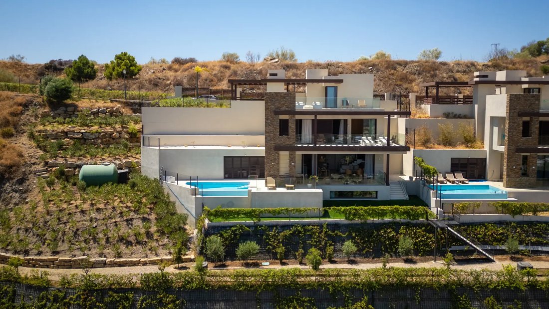 Villa in Benahavis, Andalusia, Spain 1 - 17923242