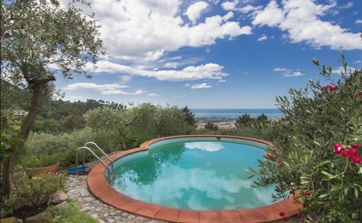 Villa in Zentrum, Massa, Italien 1
