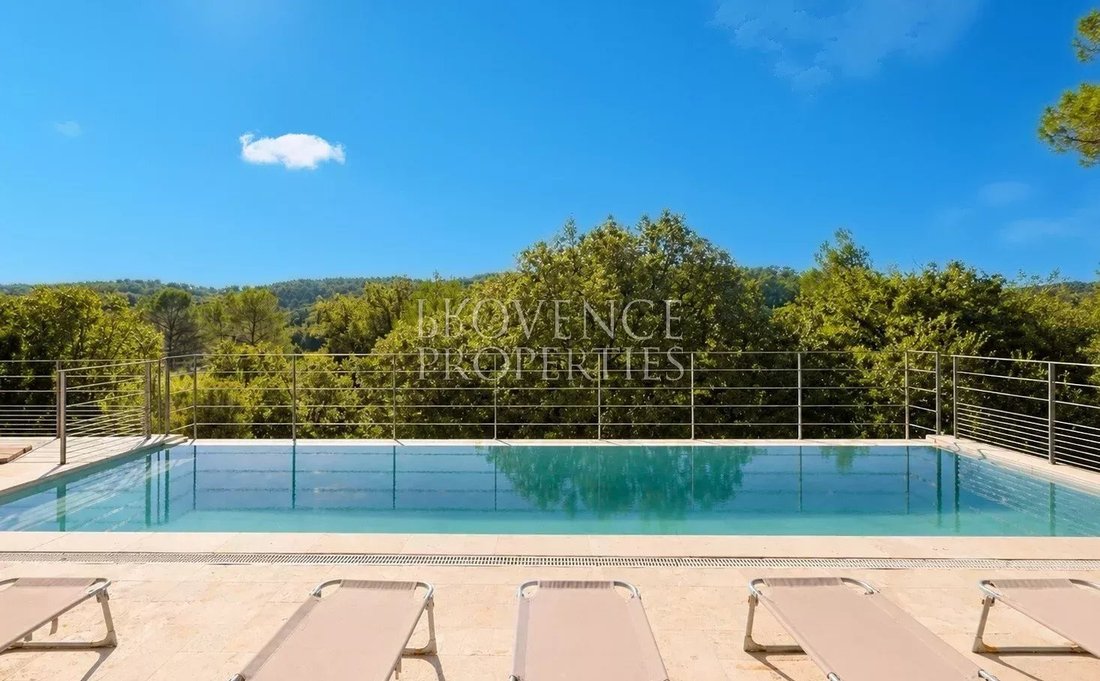 Estate in Cabasse, Provence-Alpes-Côte d'Azur, France 2 - 17918443