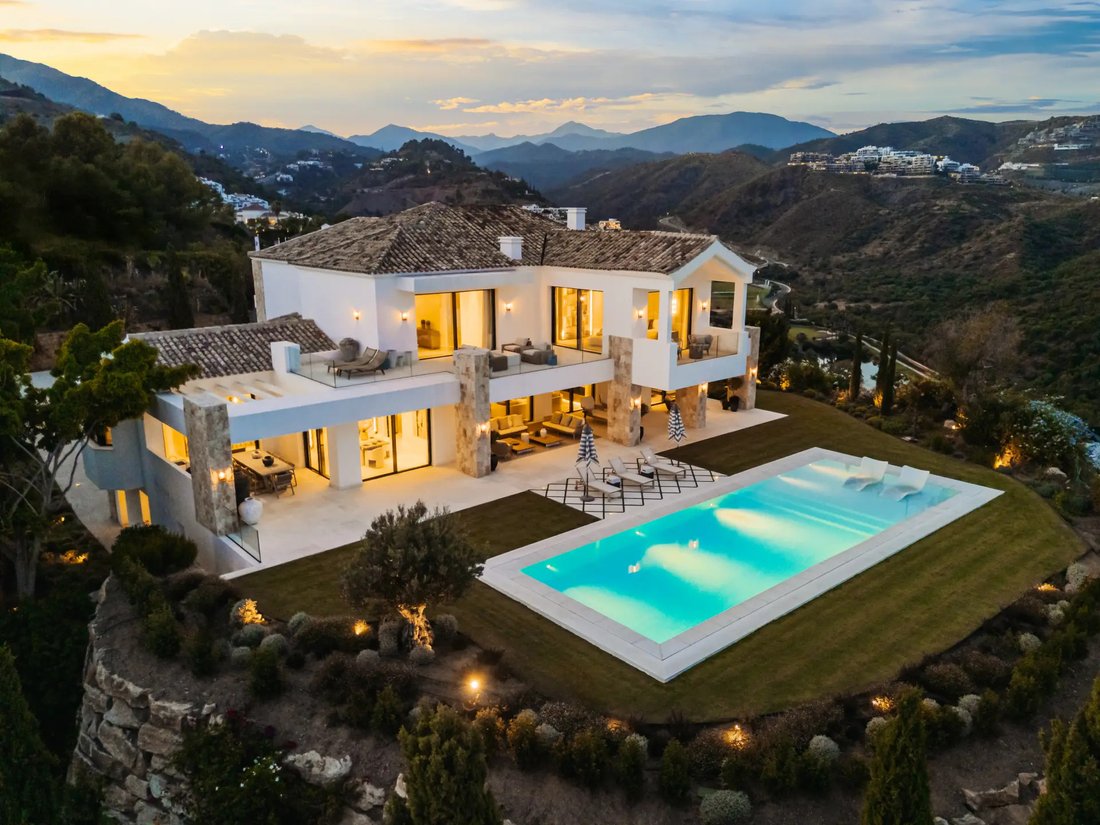 Villa in La Quinta, Benahavis, Andalusia 1 - 17922876
