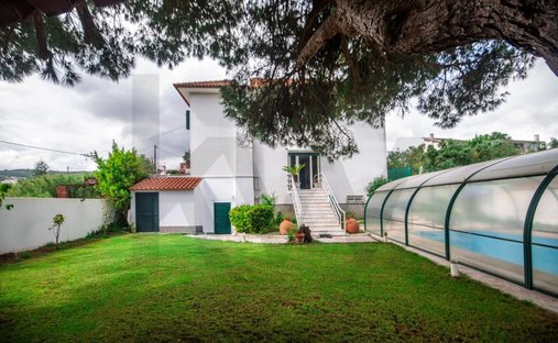 House in Loures, Lisbon, Portugal 1