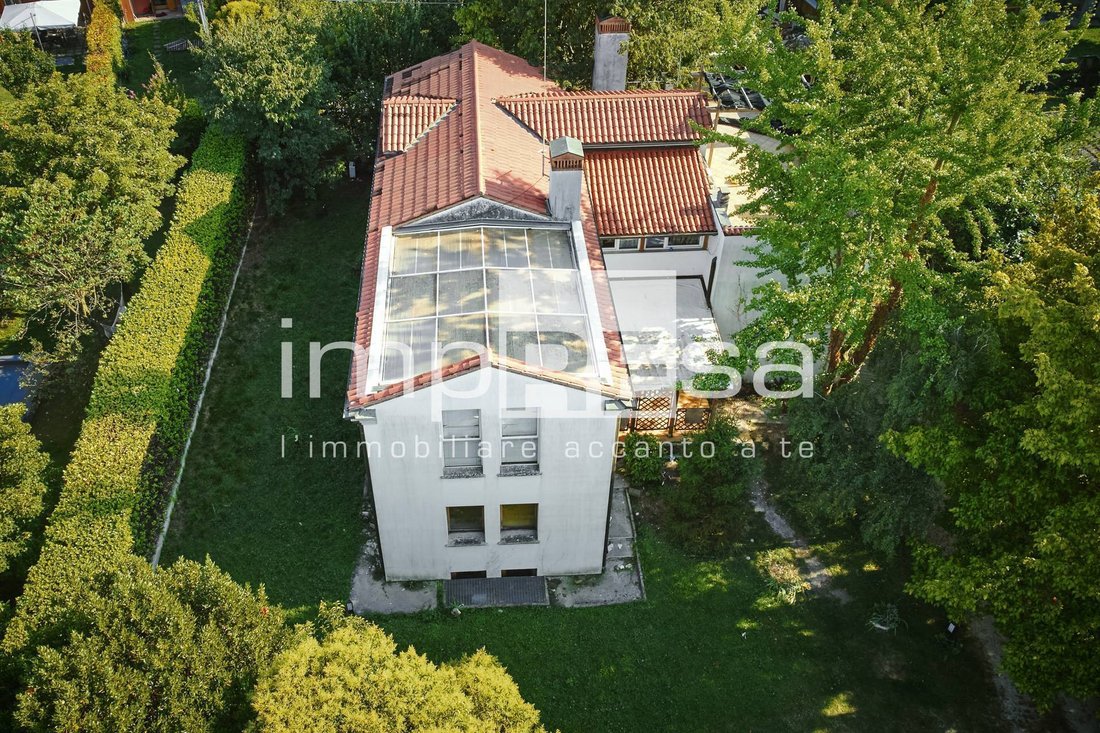 Villa in Treviso, Veneto, Italy 2 - 17924482
