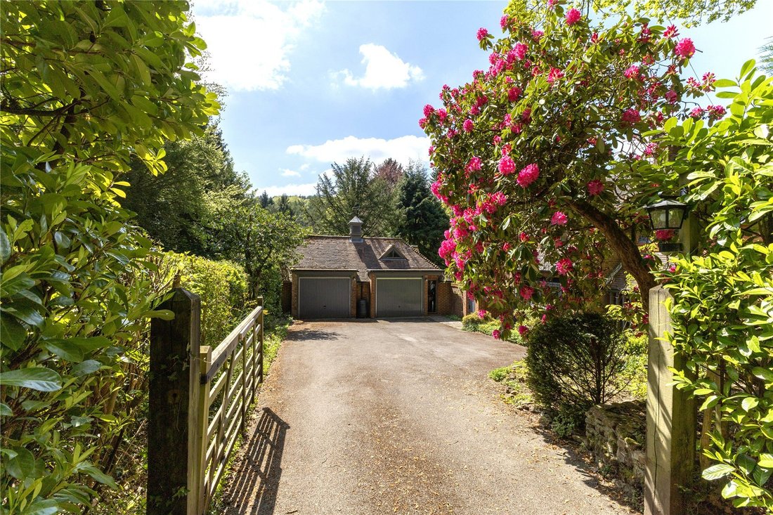 House in Grayshott, England 4 - 17919813