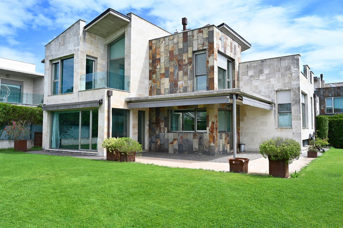 House in Santa Cruz de Bezana, Cantabria, Spain 3 - 17923486