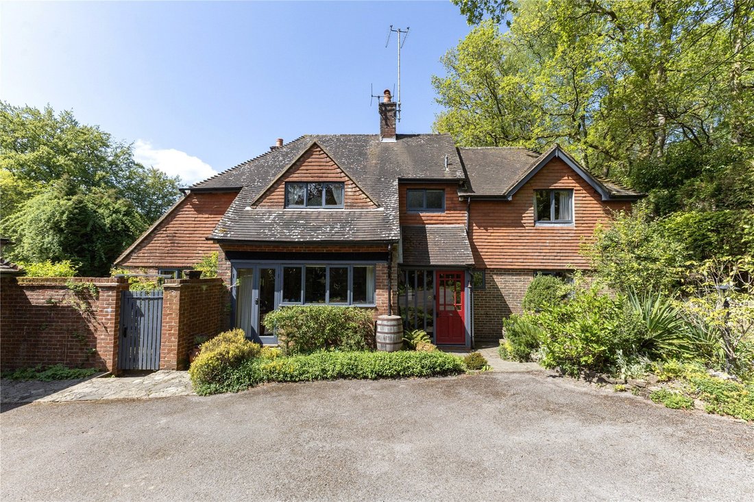 House in Grayshott, England 1 - 17919813