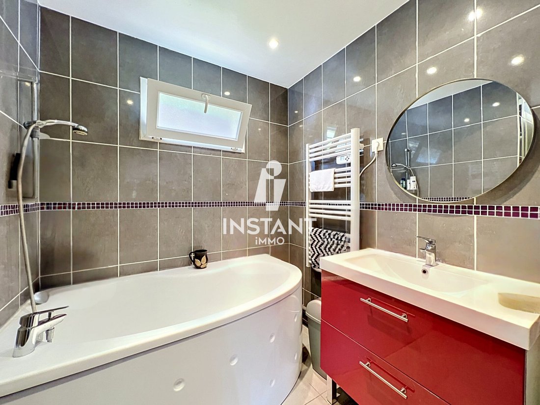House in Creteil, Ile-de-France, France 4 - 17924728