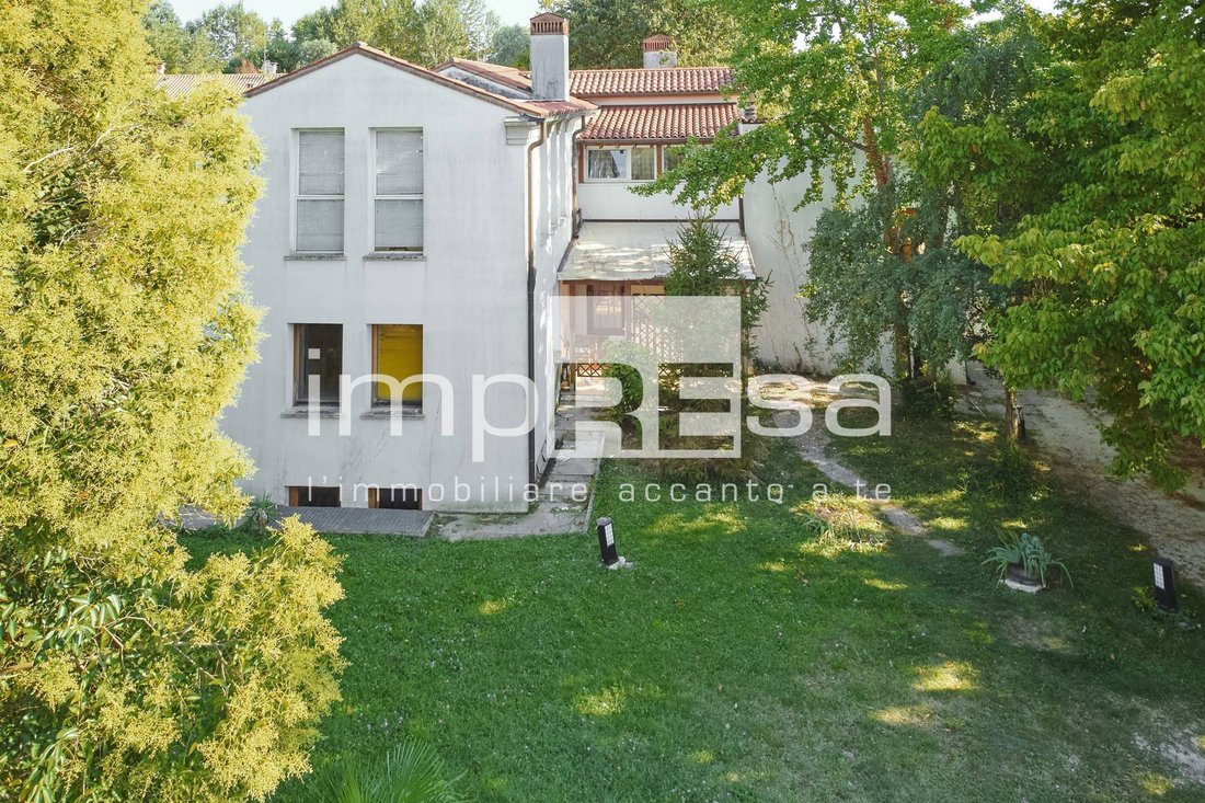Villa in Treviso, Veneto, Italy 3 - 17924482