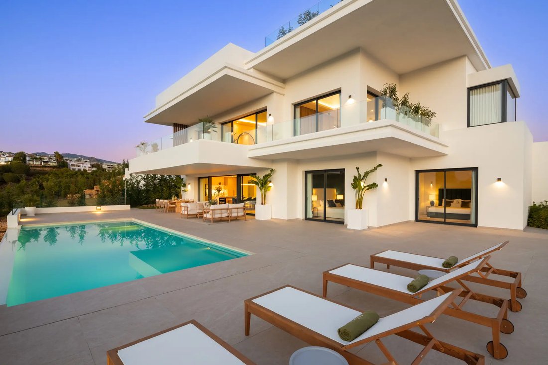 Villa in Estepona, Andalusia, Spain 1 - 17922646
