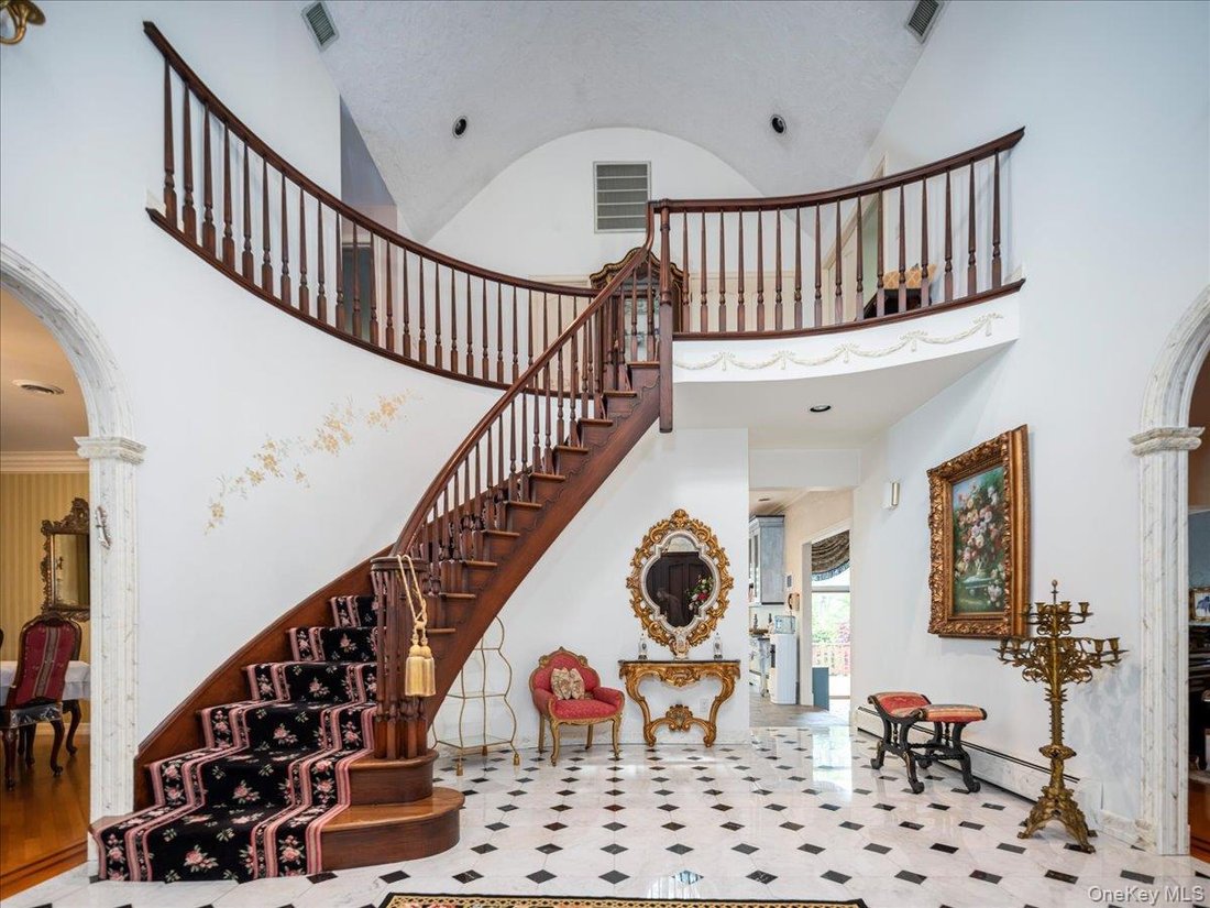 House in Airmont, New York, United States 5 - 17921482