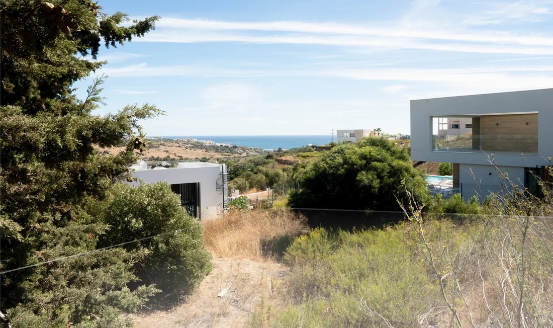 Land in Estepona, Andalusia, Spain 4 - 17919874