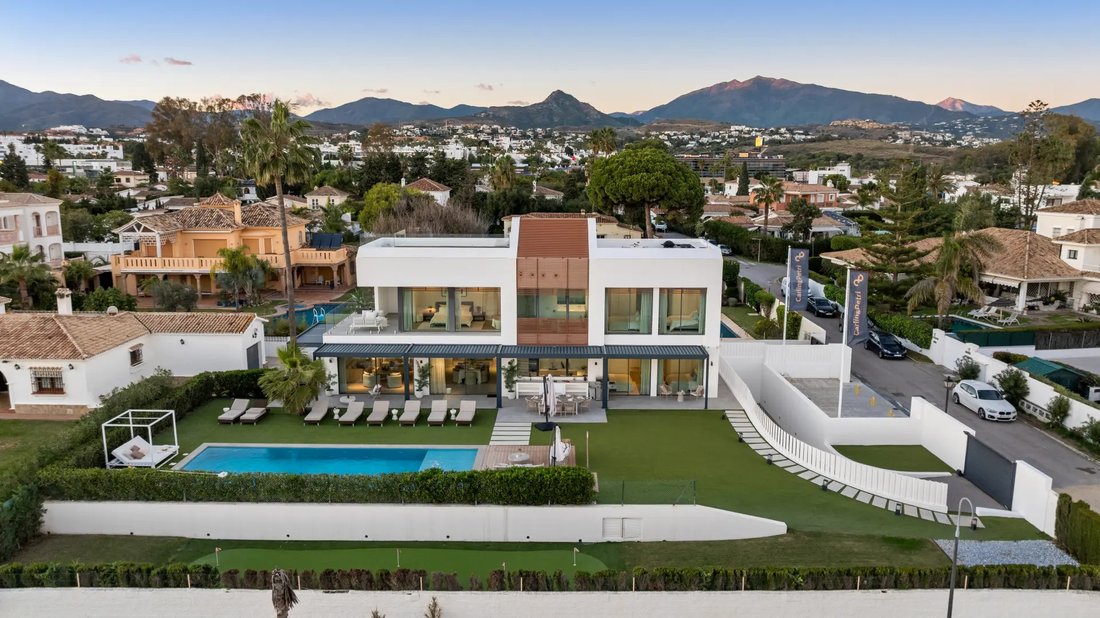 Villa in Estepona, Andalusia, Spain 1 - 17923280