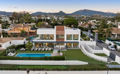 Villa à Estepona, Andalousie, Espagne 1