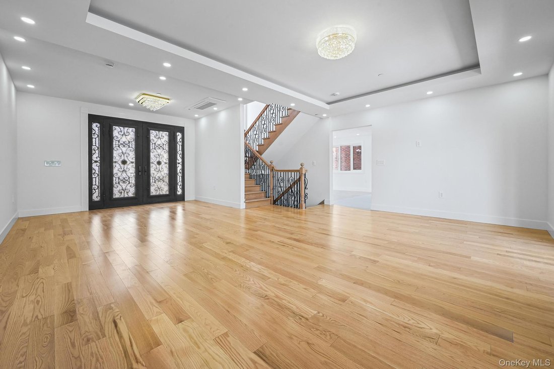 House in New York, New York, United States 4 - 17921497