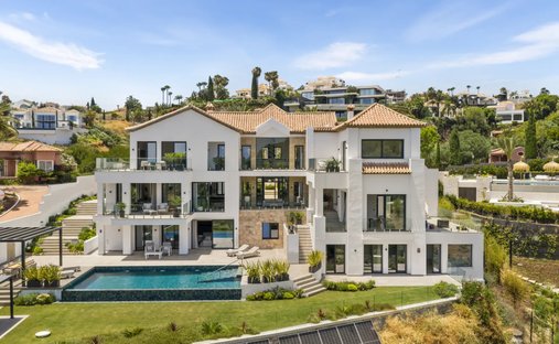 Villa in Benahavis, Andalusia, Spain 1