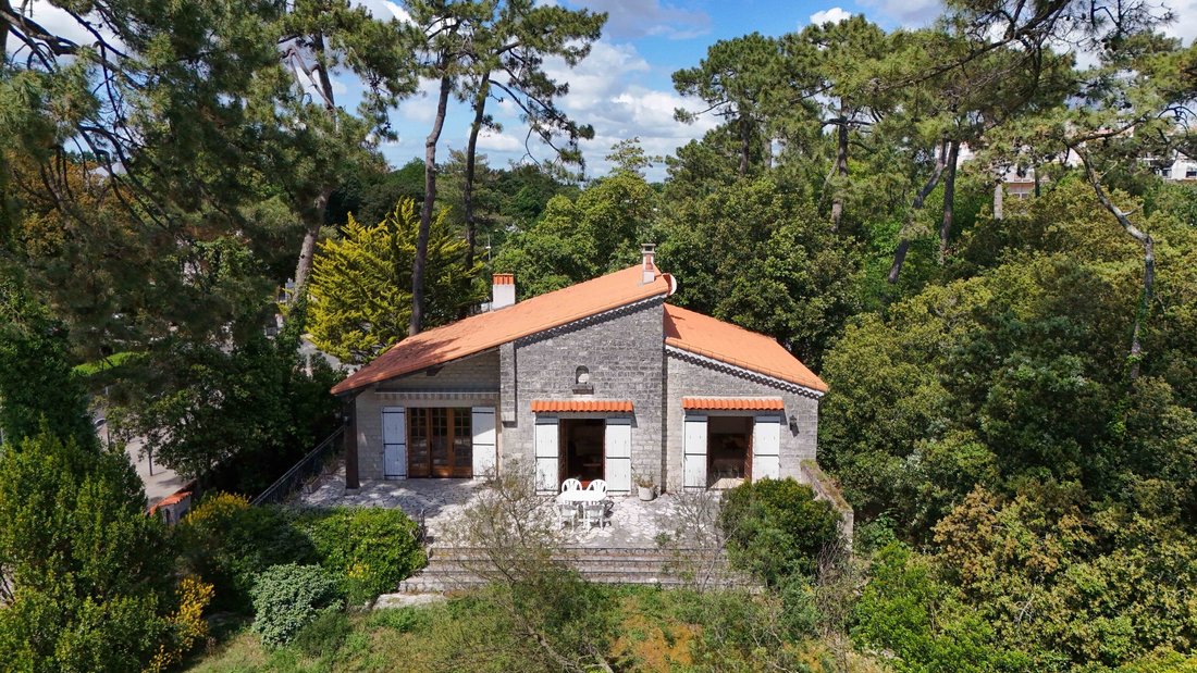 House in Vaux-sur-Mer, Nouvelle-Aquitaine, France 1 - 17923195