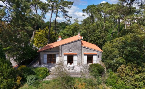 House in Vaux-sur-Mer, Nouvelle-Aquitaine, France 1