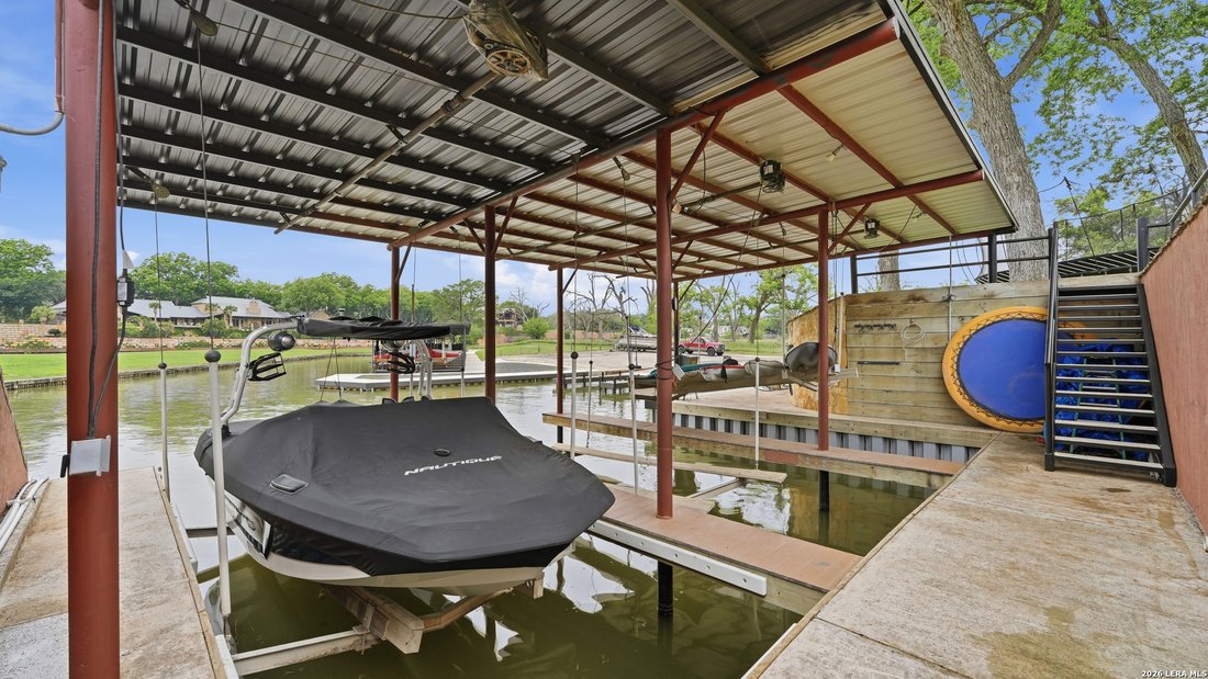 House in Seguin, Texas, United States 3 - 17923880