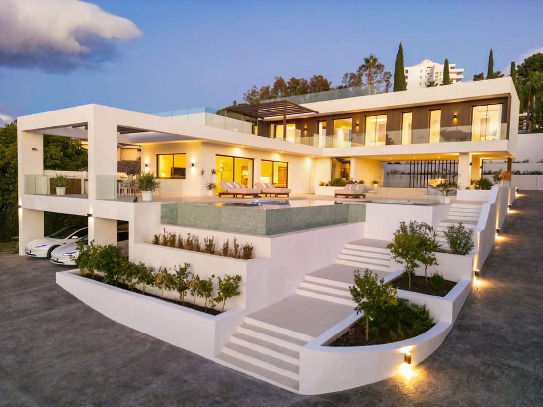 Villa in Estepona, Andalusia, Spain 1 - 17922514