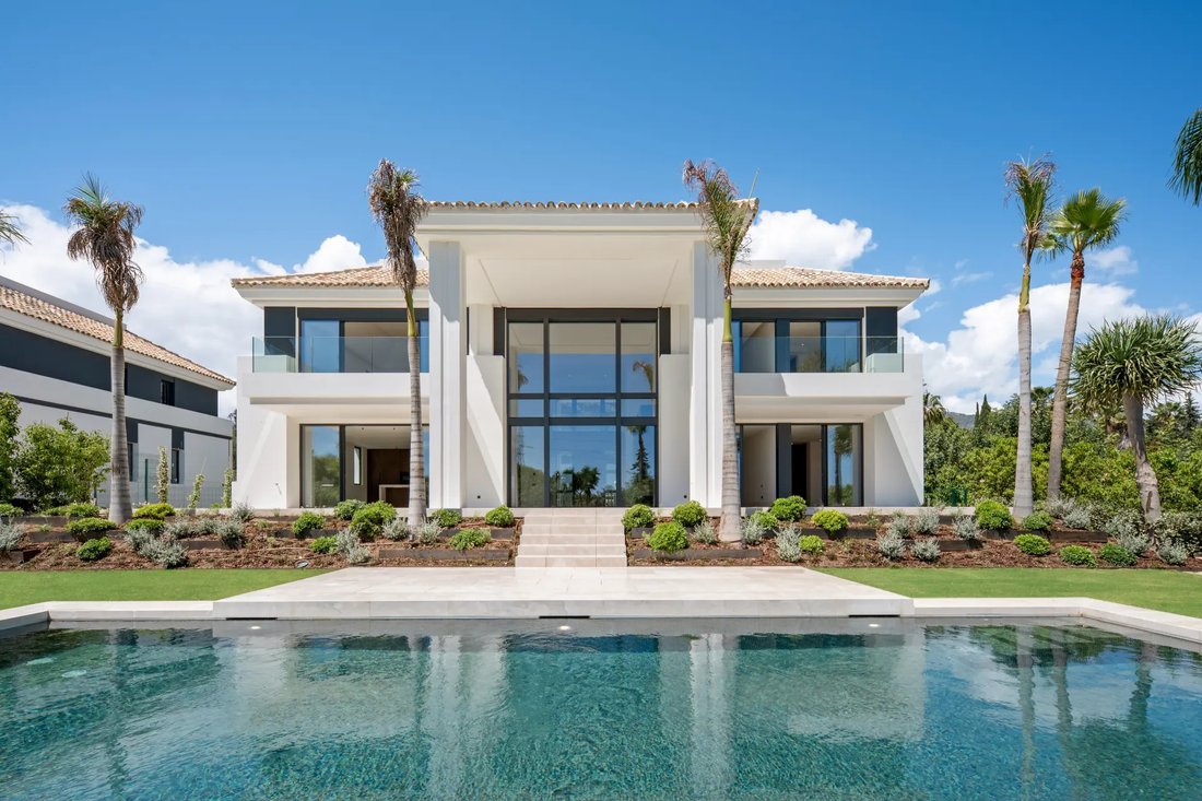 Villa in Golden Mile, Andalusia, Spain 1 - 17922231