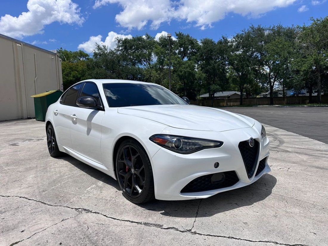 Sedan in Hollywood, FL, United States 3 - 17924313