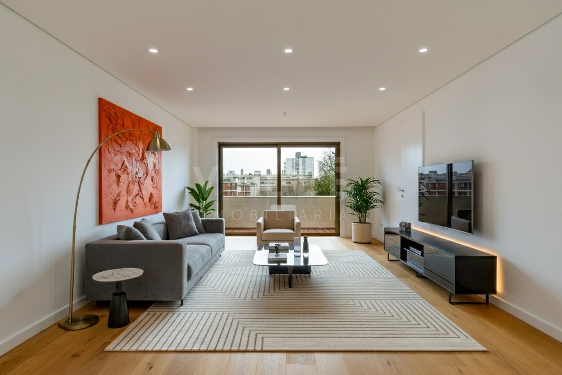 Apartment in Lordelo do Ouro e Massarelos, Porto District, Portugal 1 - 17821120