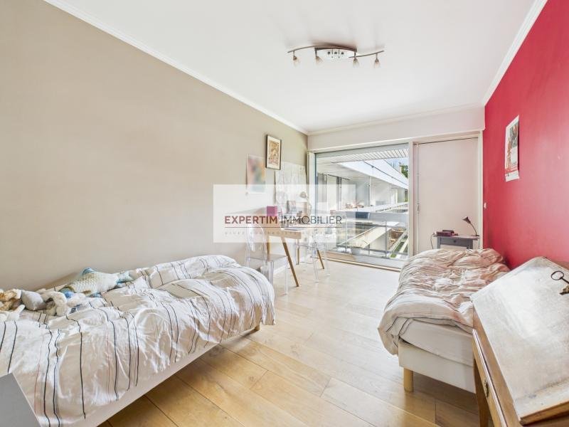 Apartment in Domaine National du Château, Versailles, France 3 - 17922225